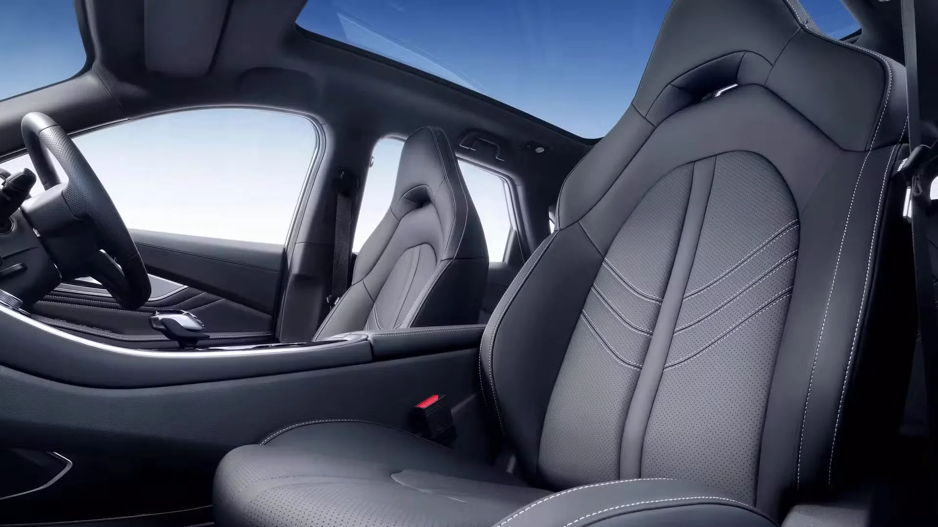 Front seats and cockpit